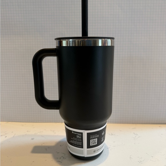 NWT! Hydro Flask Matte Black Mug Insulated Tumbler w/ Straw - Picture 2 of 10